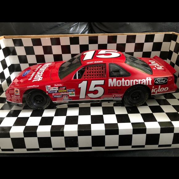 American Muscle Geoff Bodine #15 - Picture 3 of 5